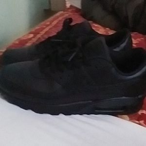 Size 11 air max 90